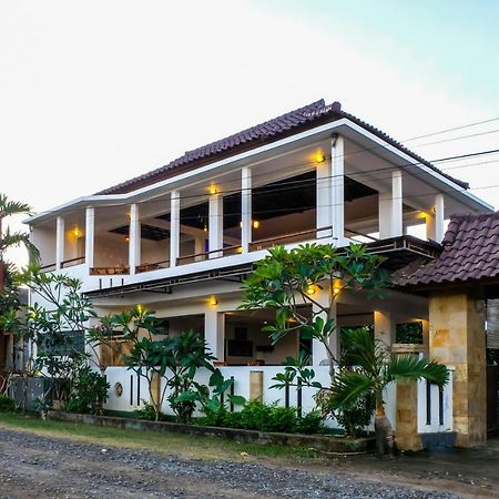 Friends Beach Hotel Kuta  Exteriör bild