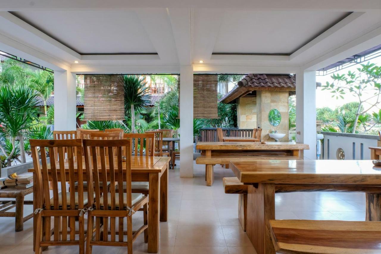 Friends Beach Hotel Kuta  Exteriör bild