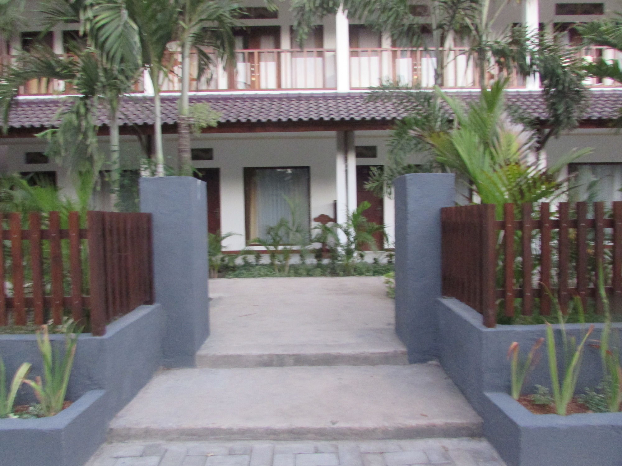 Friends Beach Hotel Kuta  Exteriör bild