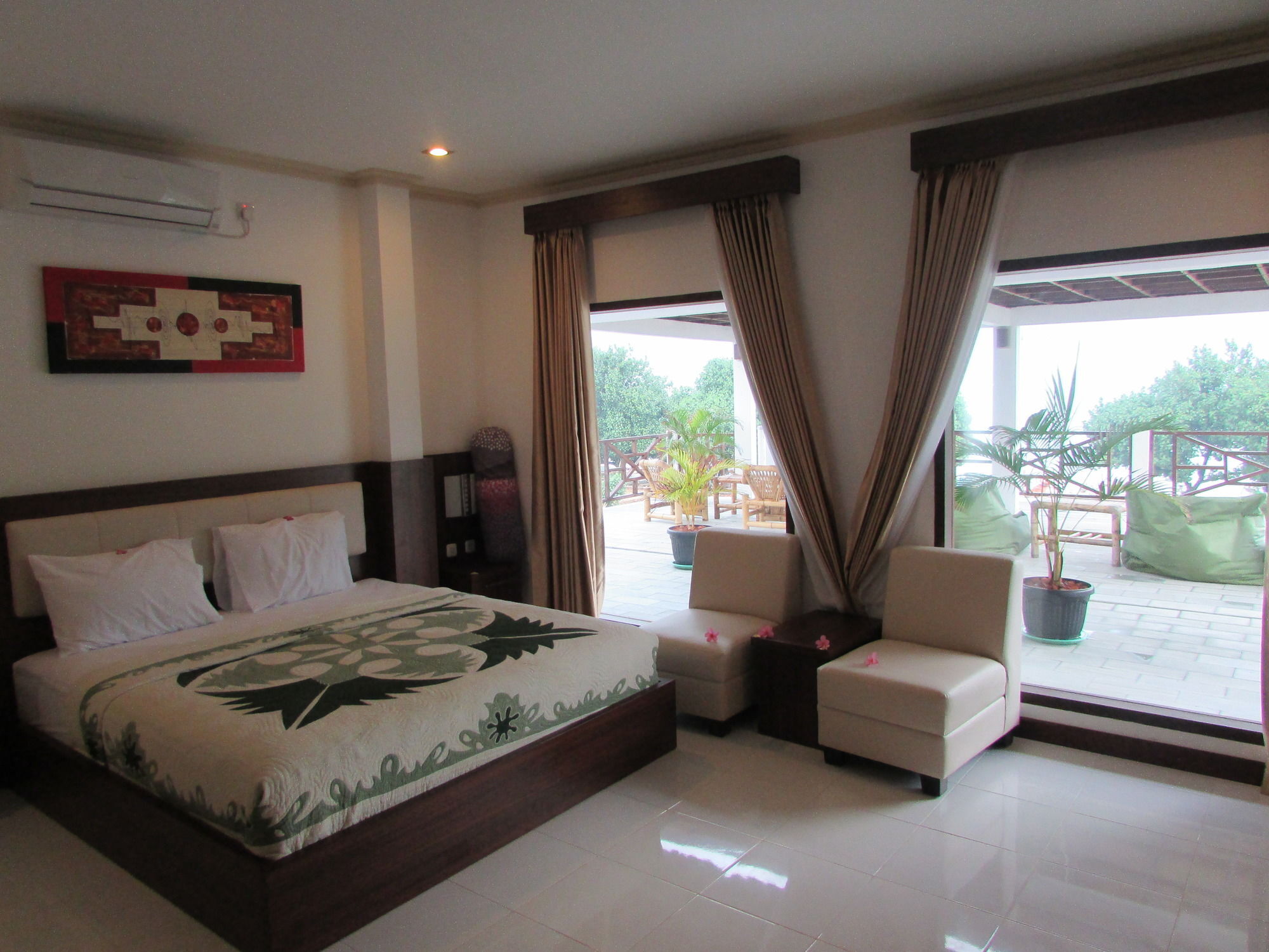 Friends Beach Hotel Kuta  Exteriör bild
